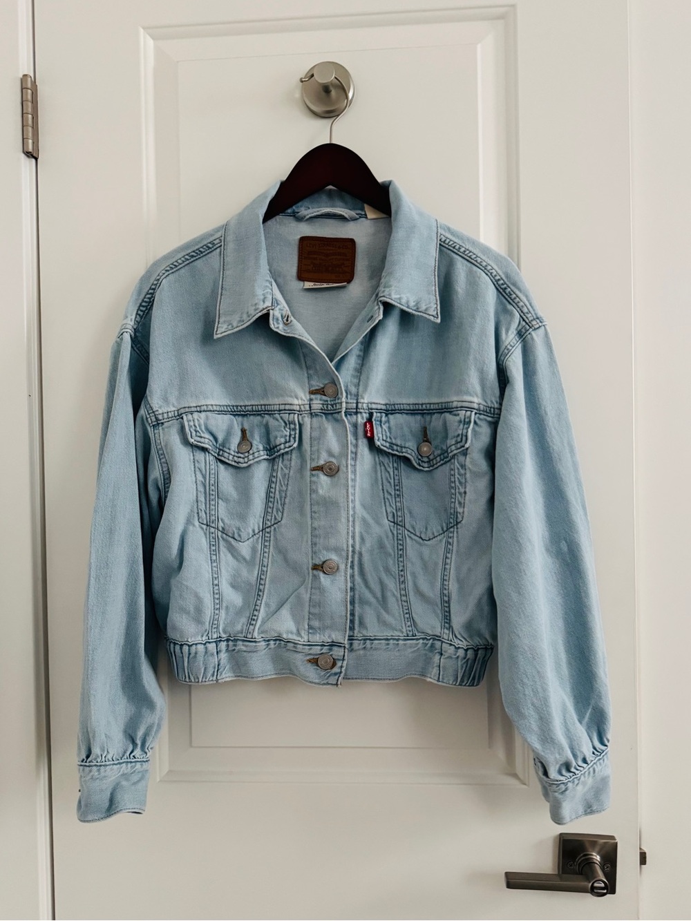 Levi's Premium Women's Light Blue Jean Jacket XS Button Front Collared
Pockets